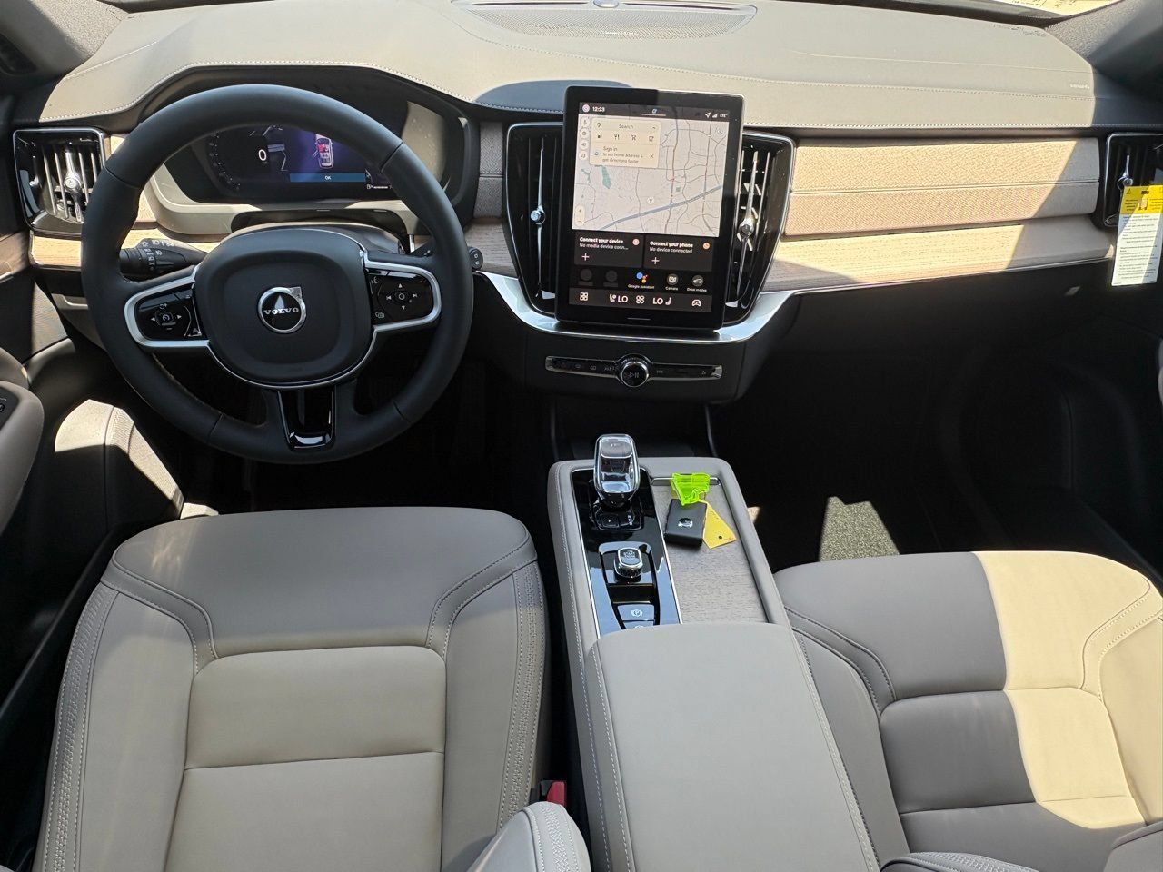 New 2026 Volvo XC90 B6 Plus w/ Protection Package Premier AWD/4WD image 11