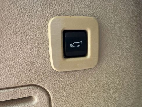 Used 2014 Ford Expedition XLT w/ Equipment Group 202A AWD/4WD image 15