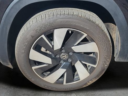 Used 2025 Volkswagen Atlas Cross Sport SEL AWD/4WD image 28