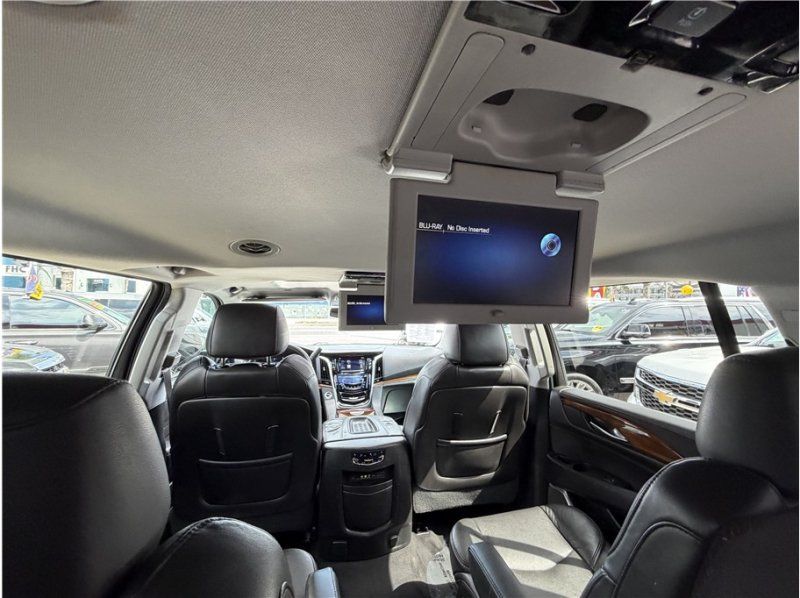Used 2016 Cadillac Escalade ESV Luxury AWD/4WD image 33