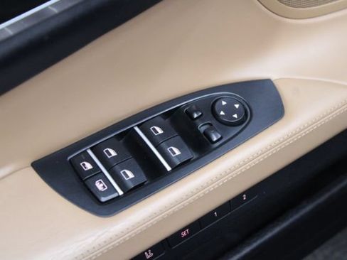 Used 2015 BMW 750Li xDrive AWD/4WD image 11
