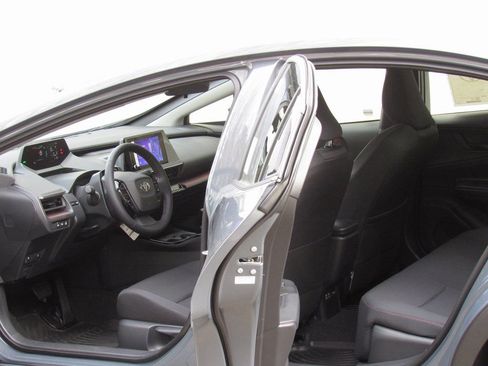 New 2026 Toyota Prius Plug-In Hybrid FWD image 13