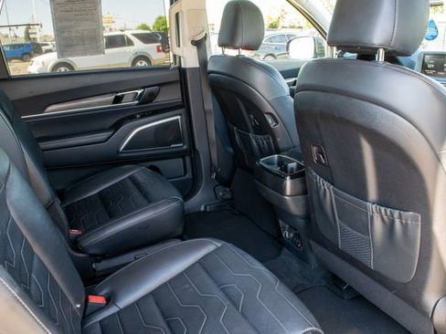 Used 2021 Kia Telluride SX w/ SX Prestige Package image 24