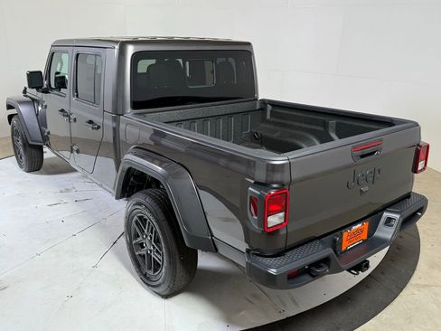New 2025 Jeep Gladiator Sport AWD/4WD image 5