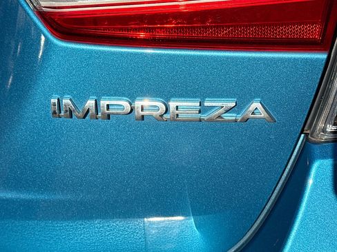 Used 2018 Subaru Impreza 2.0i Premium image 12