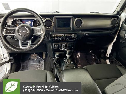 Used 2020 Jeep Gladiator Sport w/ Technology Group AWD/4WD image 7