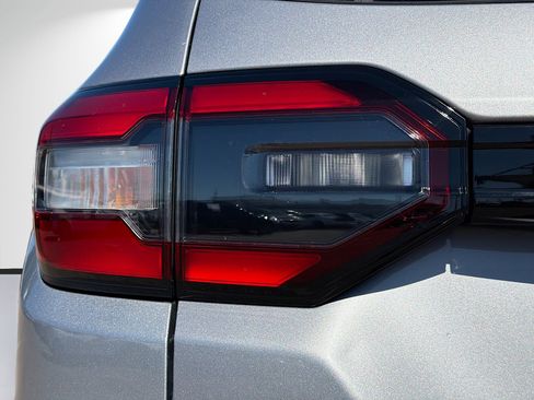 Used 2023 Honda Pilot Sport image 10