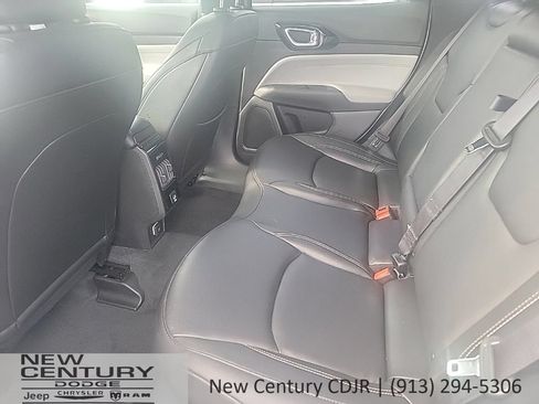 Used 2025 Jeep Compass Limited AWD/4WD image 12