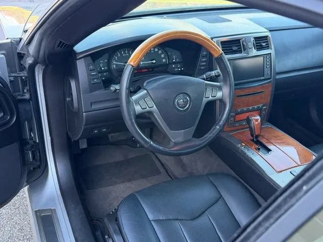 Used 2007 Cadillac XLR RWD image 34