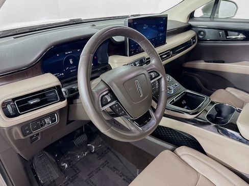 Used 2021 Lincoln Nautilus Reserve w/ Equipment Group 201A image 8