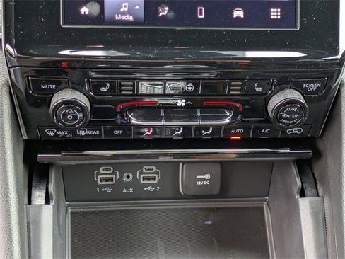 New 2025 Jeep Grand Cherokee L Laredo w/ Luxury Tech Group I image 20