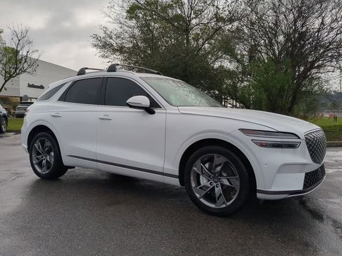 Used 2025 Genesis Electrified GV70 w/ Prestige Package AWD/4WD image 32