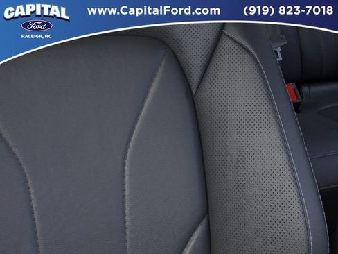 New 2025 Ford Escape SE w/ PHEV Premium Package FWD image 16