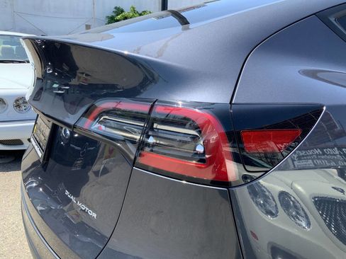 Used 2022 Tesla Model Y Long Range AWD/4WD image 11