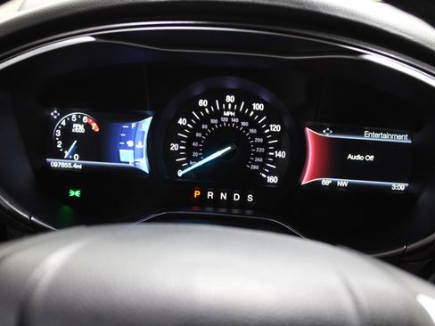 Used 2018 Ford Fusion Titanium image 13