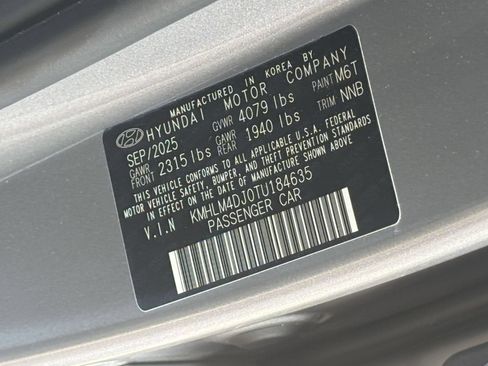 Used 2026 Hyundai Elantra Hybrid FWD image 27