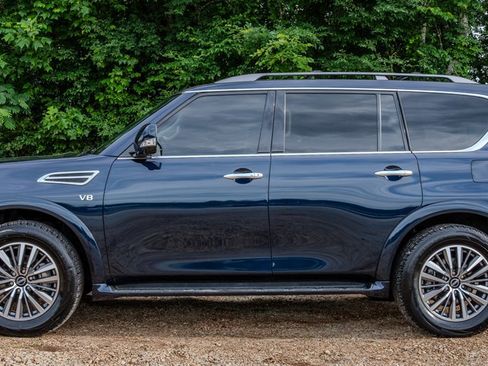 Used 2022 Nissan Armada SL w/ Captain's Chairs Package RWD image 2