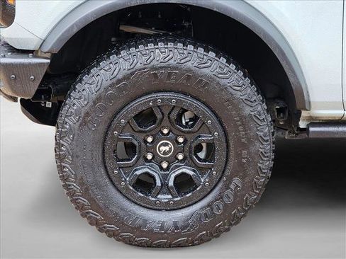 Used 2023 Ford Bronco Wildtrak image 23