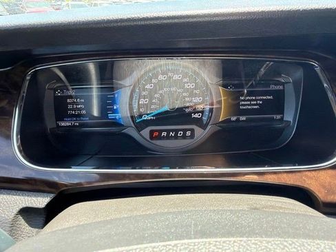 Used 2018 Ford Taurus Limited FWD image 28