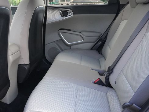 Used 2020 Kia Soul LX FWD image 29