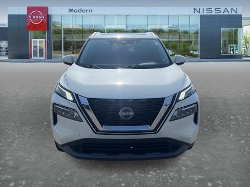 Certified 2023 Nissan Rogue SV w/ SV Premium B Package FWD image 2