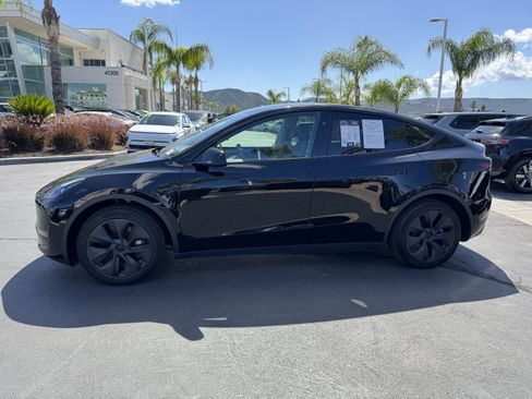 Used 2024 Tesla Model Y Long Range image 6