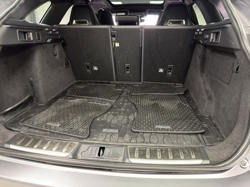 Used 2020 Jaguar F-PACE SVR image 39