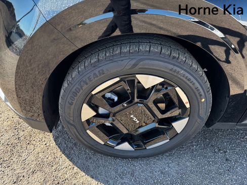 New 2026 Kia Carnival EX image 8