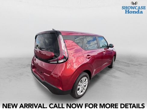 Used 2023 Kia Soul LX FWD image 5