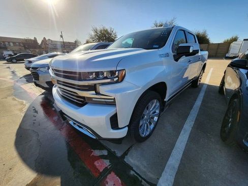 Used 2019 Chevrolet Silverado 1500 High Country w/ Technology Package image 3