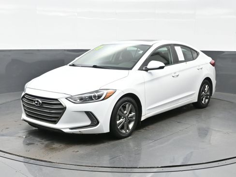 Used 2017 Hyundai Elantra Value Edition image 2