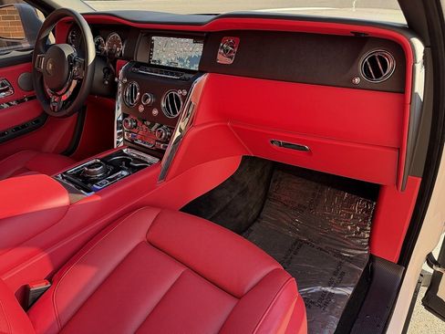 Used 2024 Rolls-Royce Cullinan image 20