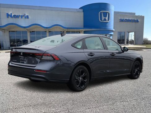 Certified 2025 Honda Accord SE image 4