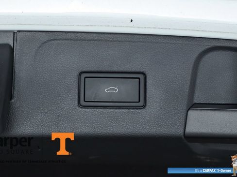 Used 2023 Volkswagen Atlas SEL AWD/4WD image 30