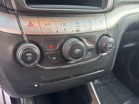 Used 2014 Dodge Journey SXT w/ Flexible Seating Group image 22