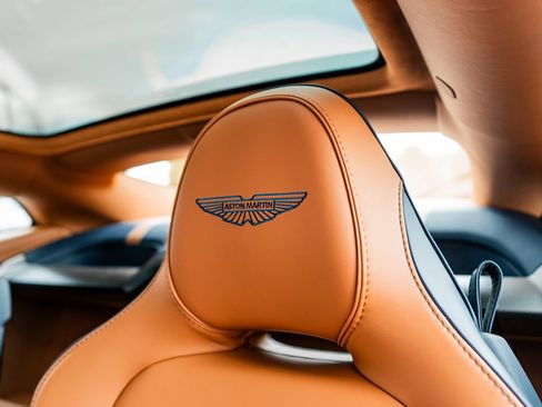 Used 2025 Aston Martin Vanquish V12 image 29