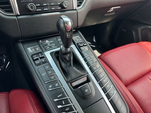 Used 2017 Porsche Macan GTS AWD/4WD image 27