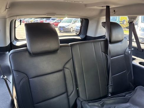 Used 2017 GMC Yukon XL Denali image 12