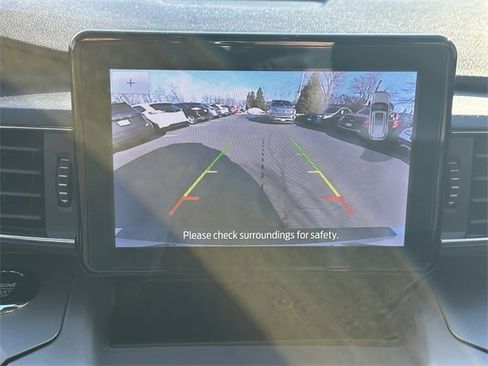 Certified 2022 Ford Explorer XLT w/ Equipment Group 202A image 22