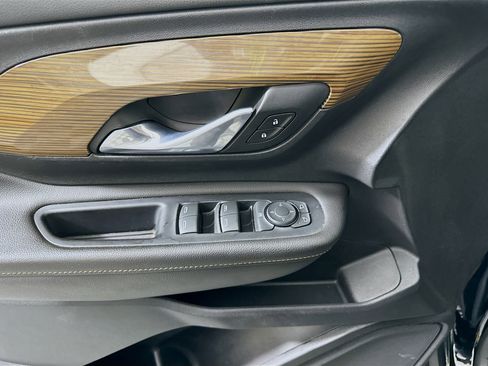 Used 2020 GMC Terrain SLE w/ Elevation Edition image 15