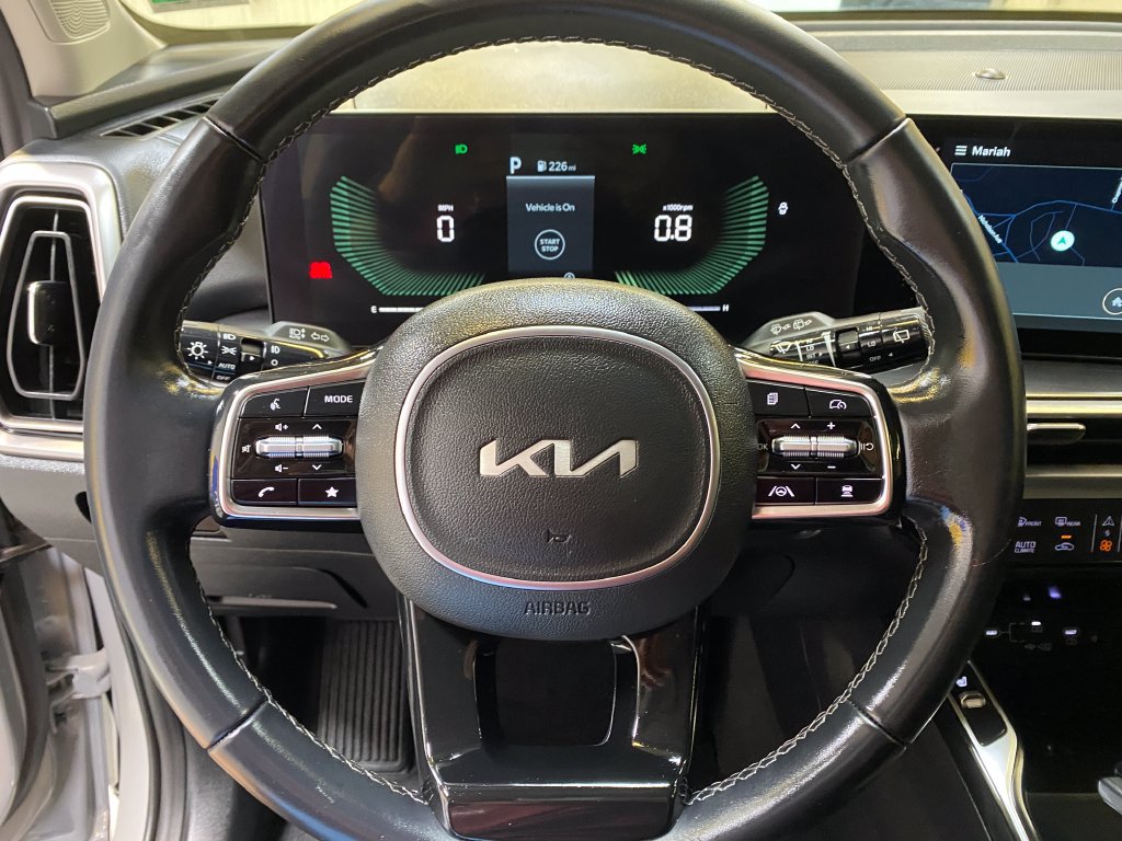 Used 2025 Kia Sorento EX w/ Panoramic Sunroof Package FWD image 33