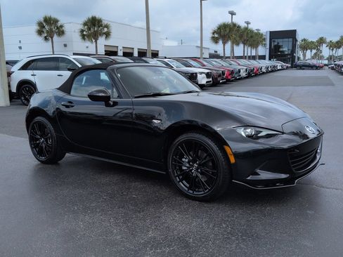 New 2026 MAZDA MX-5 Miata Club w/ Interior Package RWD image 2