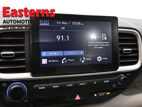 Used 2025 Hyundai Venue SEL FWD image 19