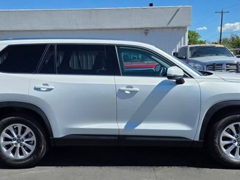 Used 2025 Toyota Grand Highlander AWD image 6
