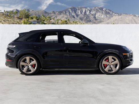 New 2025 Porsche Cayenne GTS image 8