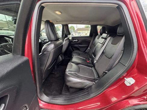 Used 2016 Jeep Cherokee Trailhawk w/ Cold Weather Group image 27