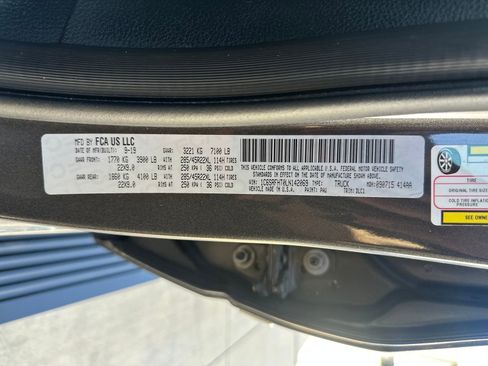 Used 2020 RAM 1500 Limited image 32