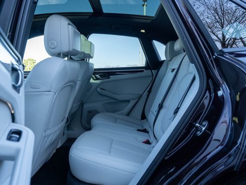 New 2026 Porsche Macan image 33