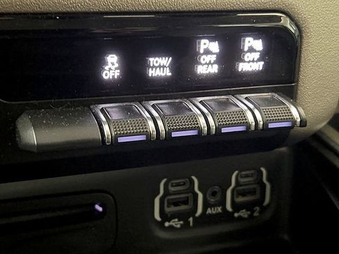 Used 2019 RAM 1500 Laramie AWD/4WD image 26