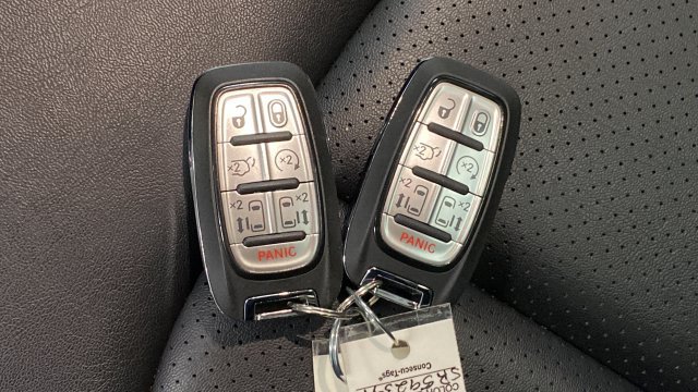 Used 2025 Chrysler Pacifica Select AWD/4WD image 43